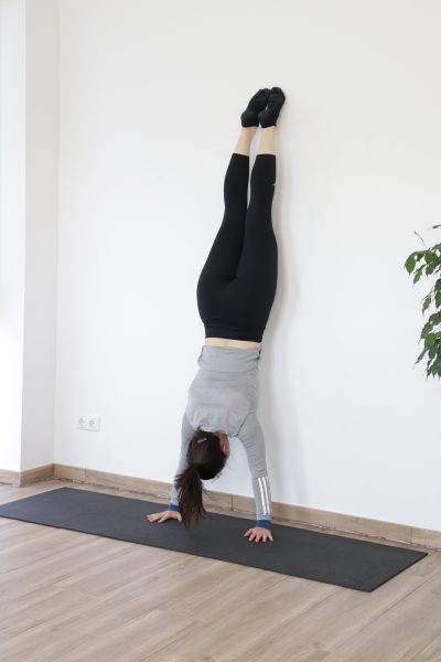 Handstand hold exercise